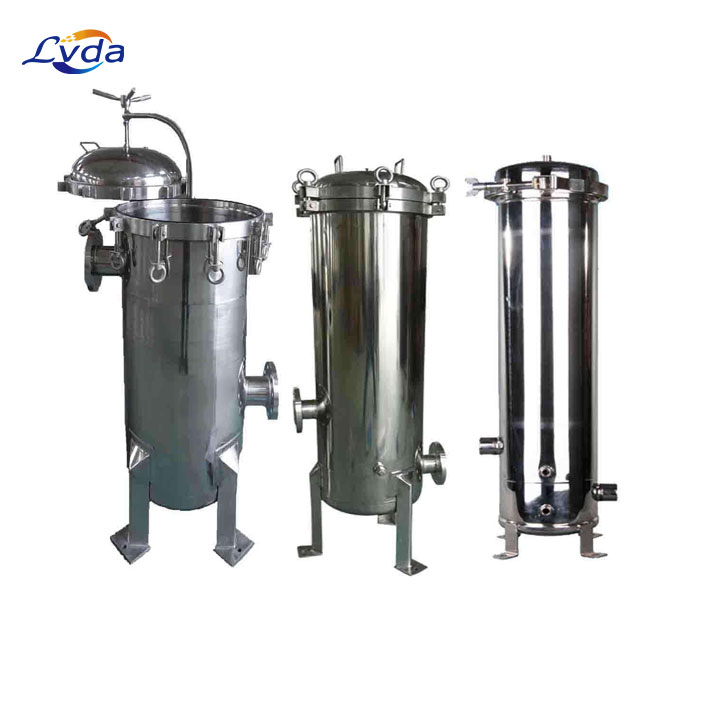 Cartridge filter housing