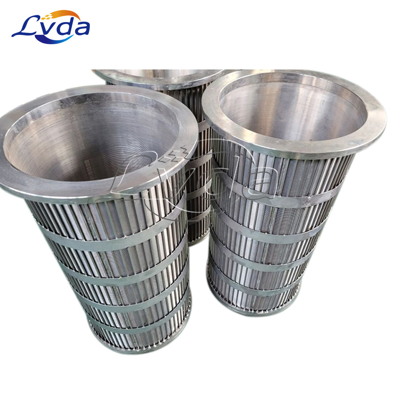 Wedge-shaped filter basket