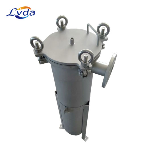 Cartridge filter housing