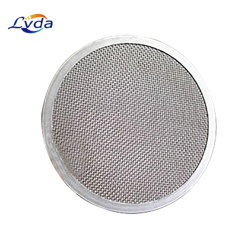 Sintered stainless steel filter disc for sealings