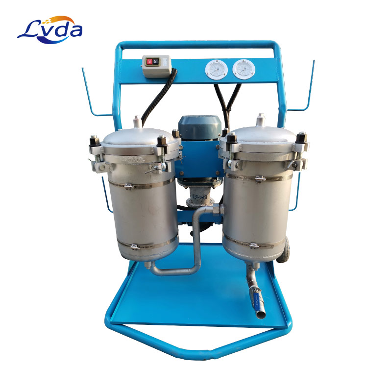​Mobile portable unit for water removal from oil