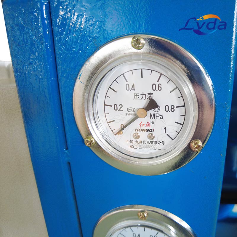 Transformer oil coalescing dehydration purifier