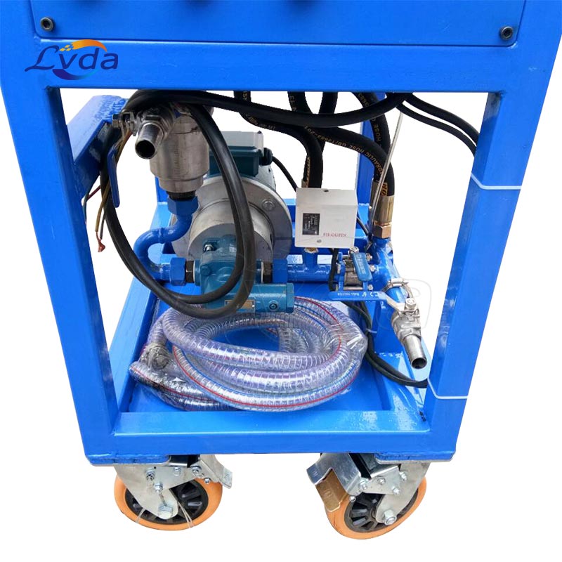Precision oil purifier