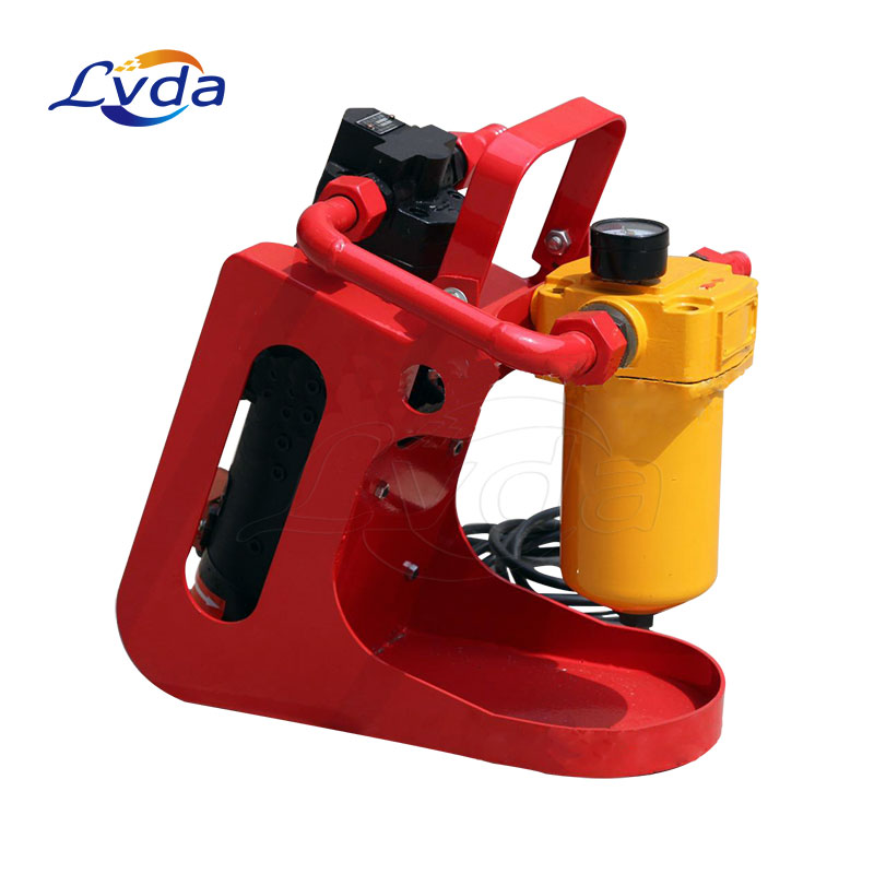 Portable lube oil purifier apparatus used in lubricating oil system