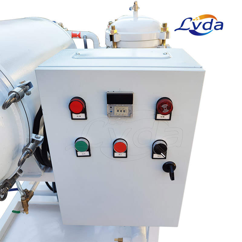 Coalescing dehydration oil filter