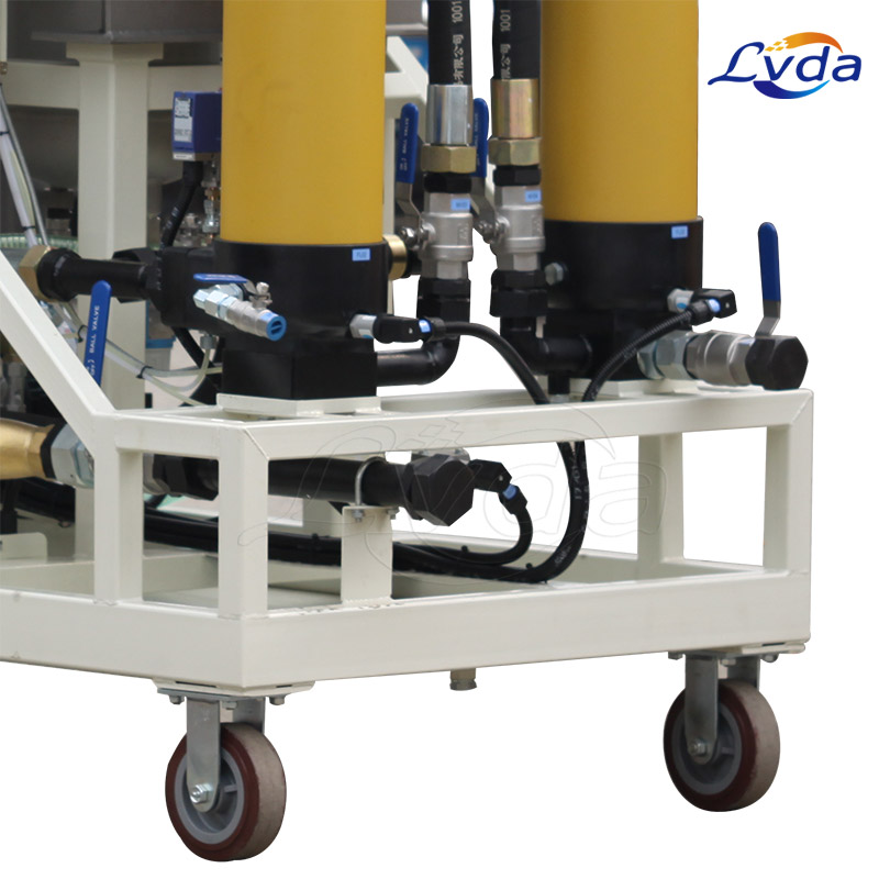 Cooking oil coalescing dewatering purifier