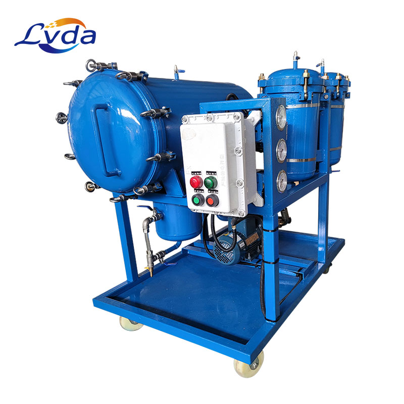 Engine fuel coalescing dewatering device