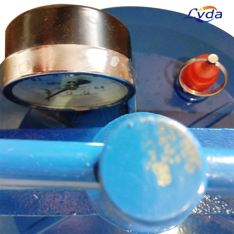 Intelligent portable oil filtration system with particle counter