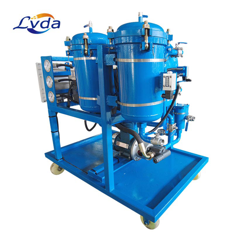 Engine oil coalescing dehydration purifier