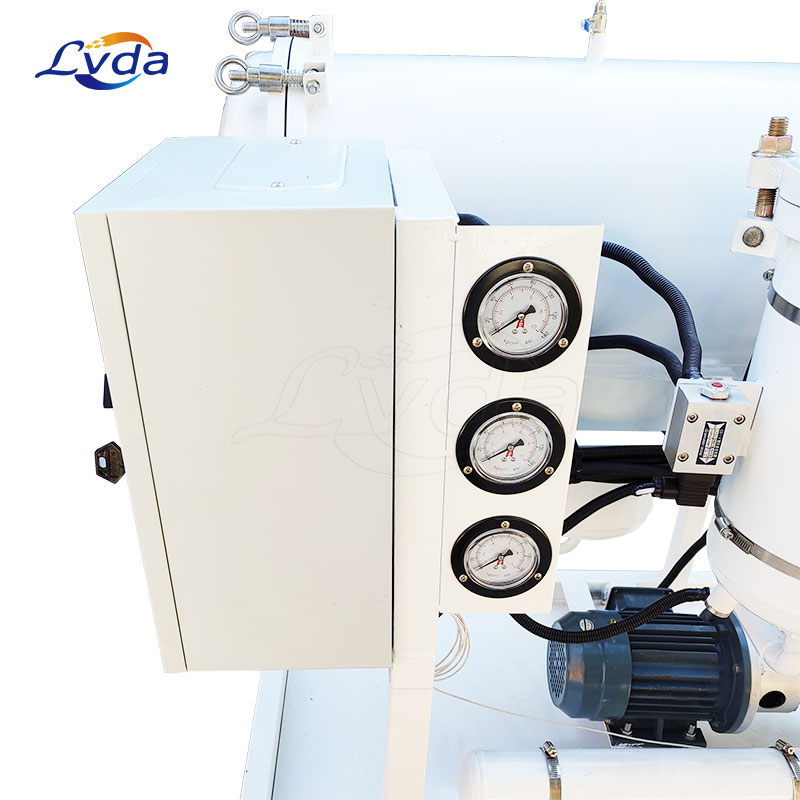 Vertical tramp oil separator coalescing filter system