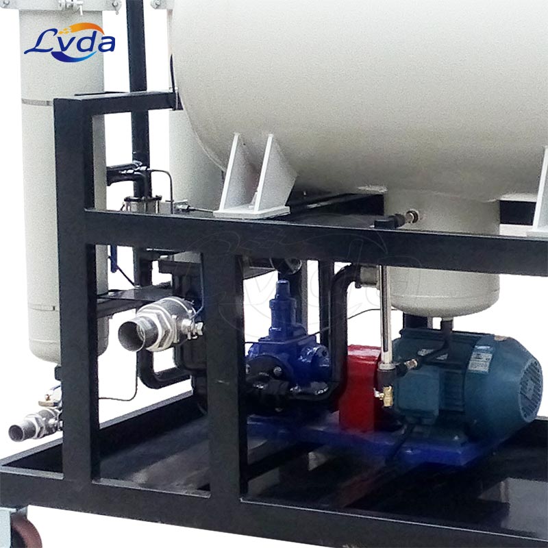 Guide rail oil coalescing dewatering purifier