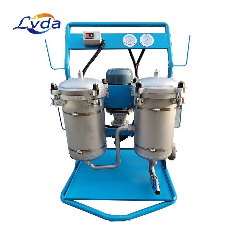 Intelligent moveable oil filtrating device
