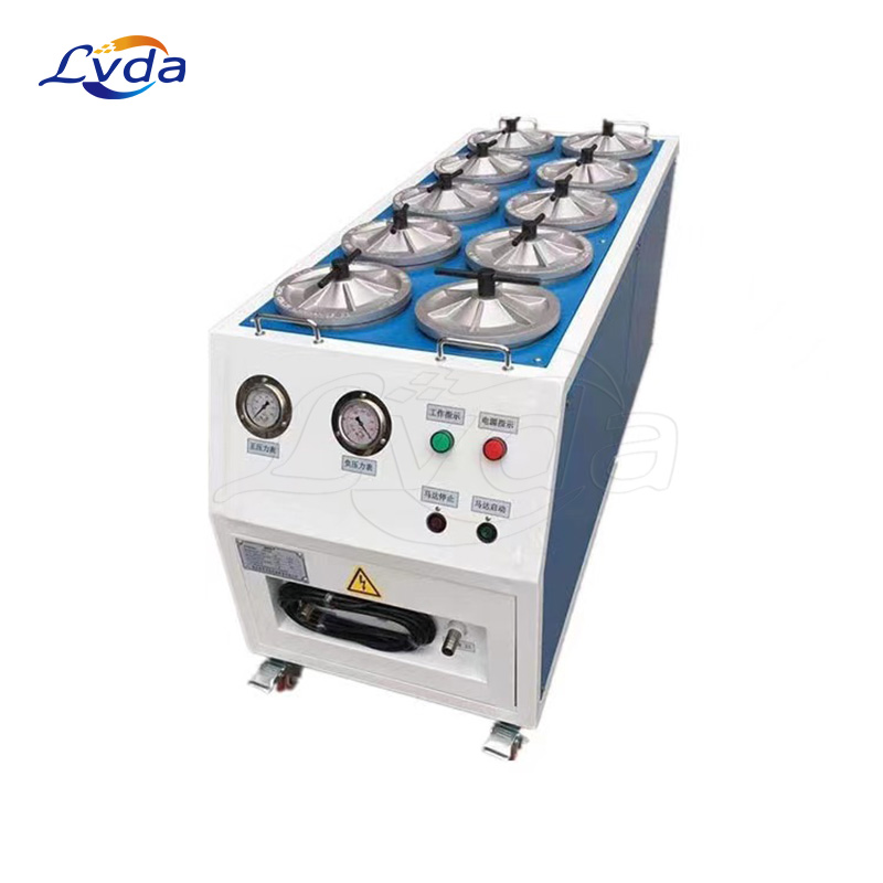 High precision oil purifier for solids removal