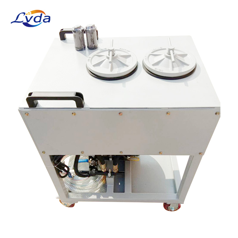 High accuracy oil purifier