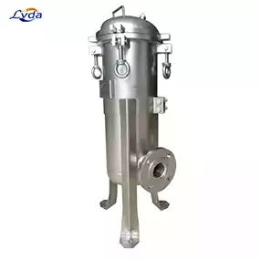 Cartridge filter housing
